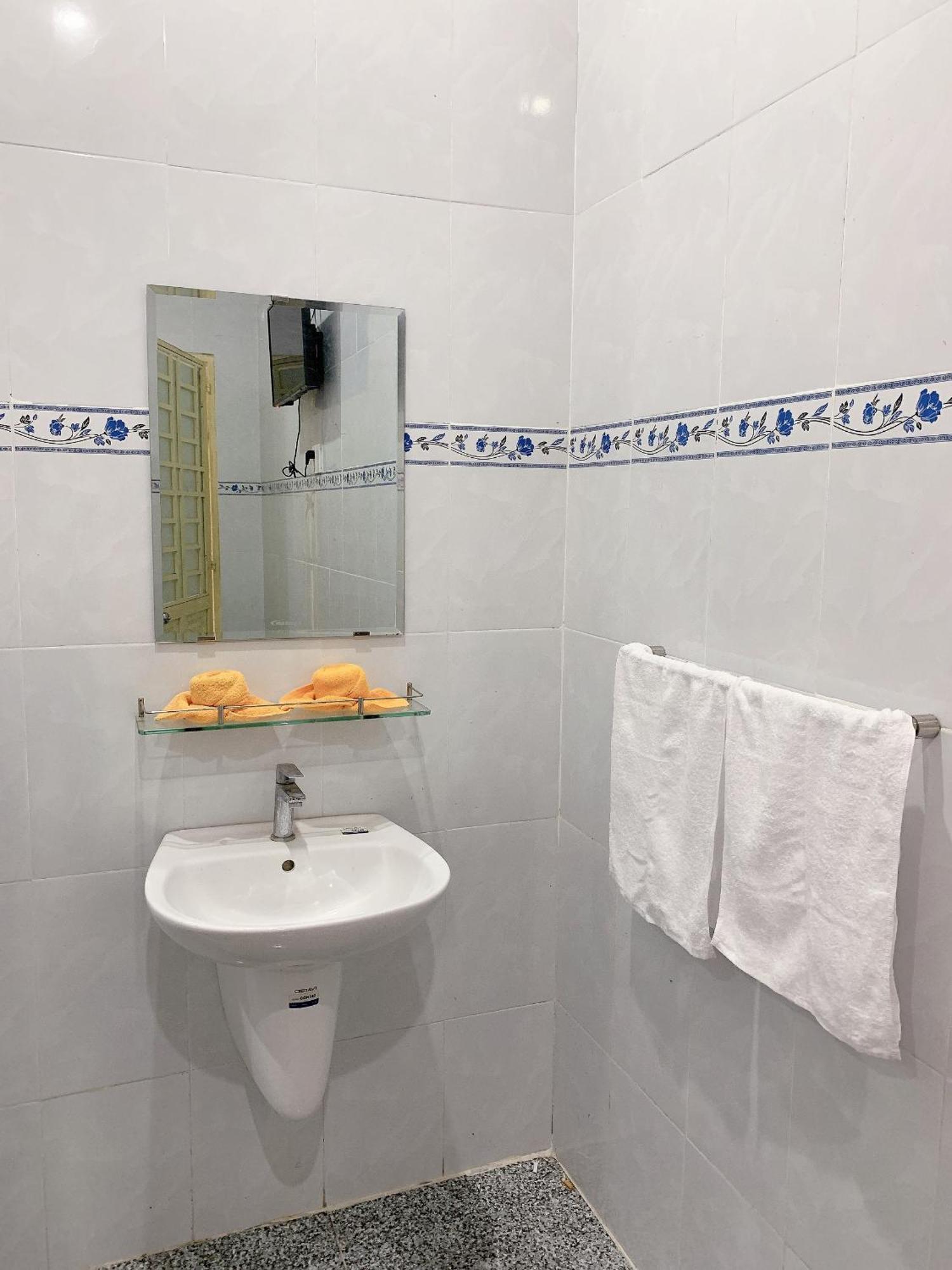 Nhà Nghỉ TáN PháT Hotel Ap Thanh Son Eksteriør billede